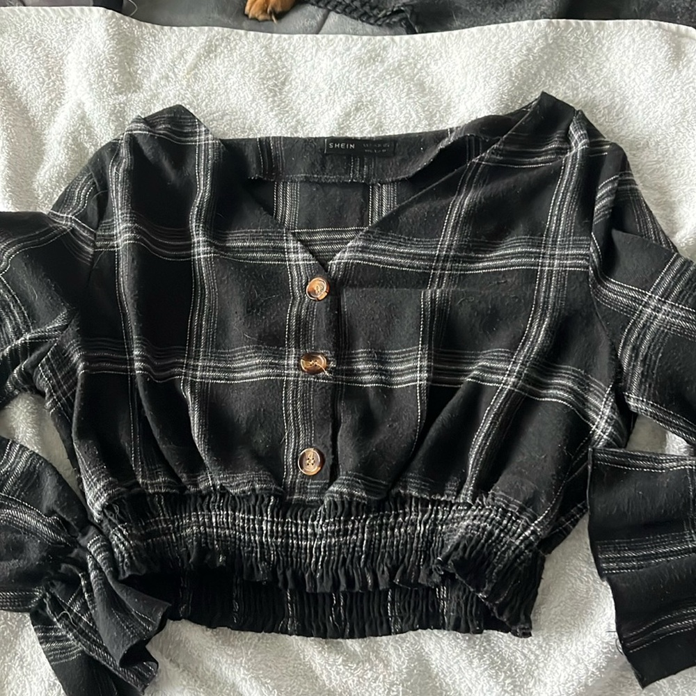 Black Plaid Long Sleeve Crop Top